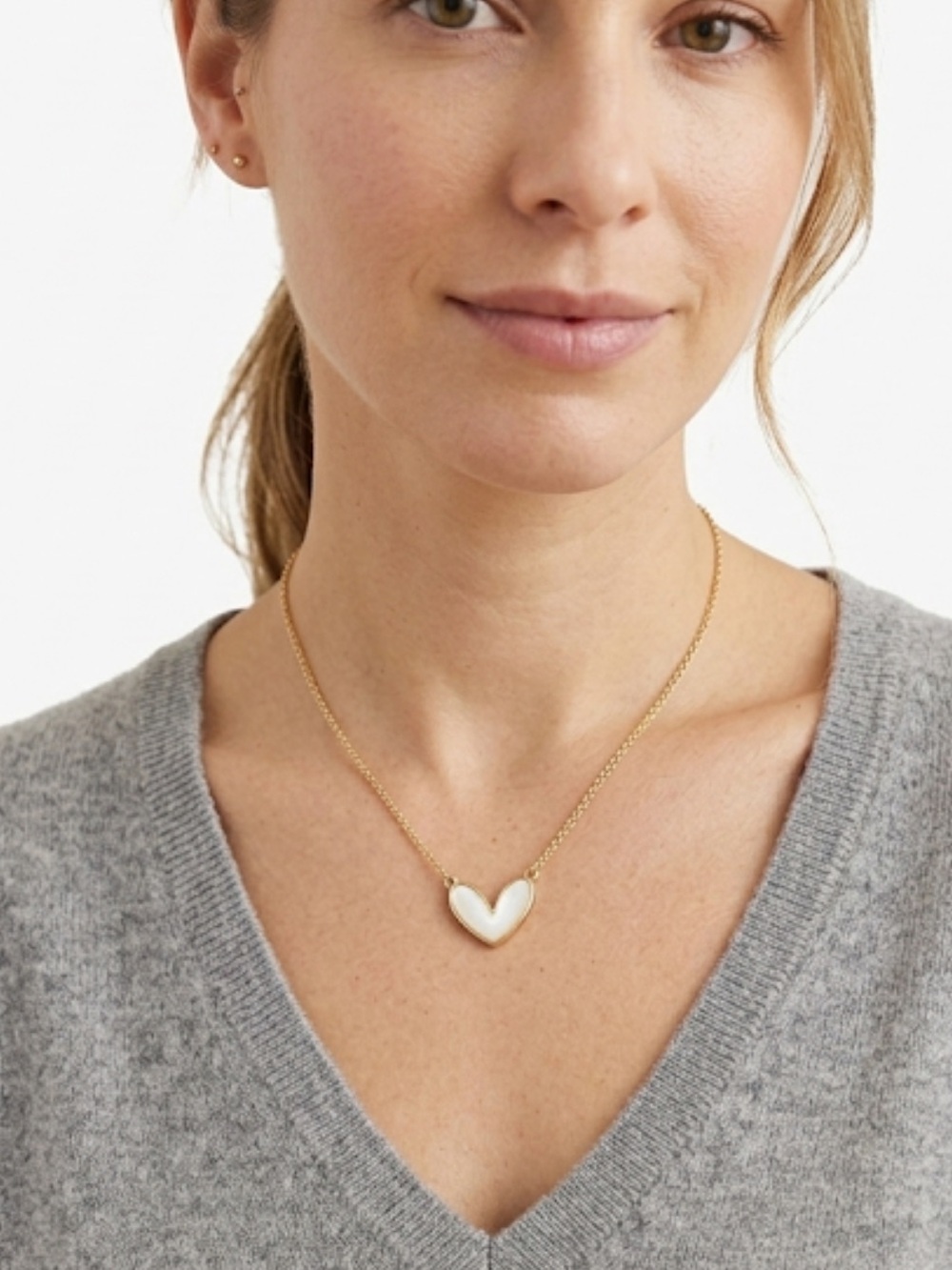 Dainty Gold Pearl Heart Necklace Mother of Pearl Charm Minimalist  Jewelry
C4